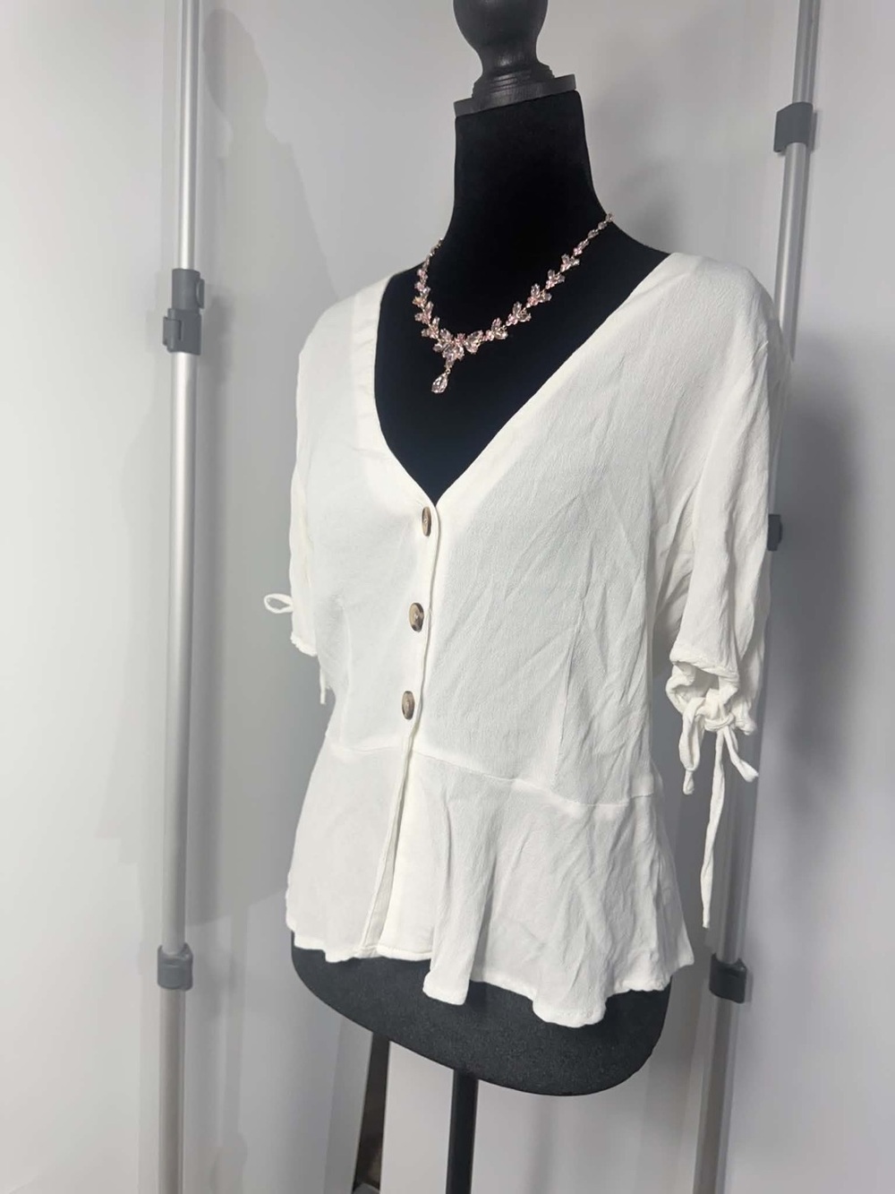 #248 FARROW White V-Neck Button Front Peplum Blouse Size L